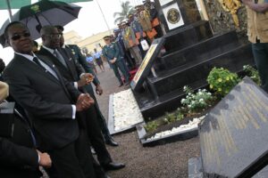Le major de la promotion est le Commandant Nyemeck Oscar de l’Armée de l’Air camerounaise. L’événement s’est tenu au quartier Simbock, siège de l’institution, en présence d’un parterre d’autorités civiles, militaires et diplomatiques