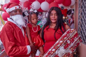 Noël à la Crèche : le Sapin pédagogique des Précieux de Bristelle