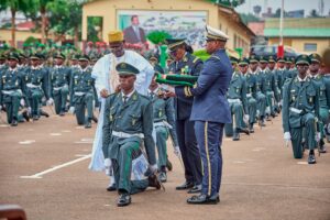 La cérémonie de triomphe des aspirants de la 40ème promotion de l’École Militaire Interarmées (EMIA), baptisée « Paix, Intégration et Développement » s’est tenue ce 13 mars au Quartier Général à Yaoundé. La cérémonie a été présidée par le ministre délégué à la Présidence chargé de la Défense, Joseph Beti Assomo