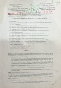 L’arrêté du 10 août 2026 du ministre Henri Eyebe Ayissi expropriant les peuples autochtones de toutes leurs terres, créé la panique et le courroux dans les arrondissements de Kribi 2 et de Lokoundjé. Cet arrêté signé sans concertation préalable, a été découvert par les populations et les autorités traditionnelles sur les réseaux sociaux. A peine l’arrêté signé, des villages et quartiers ont déjà commencé à être vendus ce même 10 août, dans le dos des populations et des opérateurs économiques établis sur la terre. Certains propriétaires de terrains menacent de sortir les machettes pour protéger leurs terres. Le Collectif des communautés autochtones a adressé une correspondance au Chef de l’Etat pour demander la correction du document du Mindcaf et sauver les populations du département de l’Océan. Enquête.
