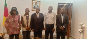 Le ministre de la Communication, René Emmanuel Sadi, a reçu ce mercredi 23 septembre 2026, à Yaoundé, les quatre journalistes interpellés au Palais des Congrès et embastillés arbitrairement dans le cadre de l’affaire liée à la prétendue disparition des lunettes du ministre de l’Économie, de la Planification et de l’Aménagement du territoire, Alamine Ousmane Mey.