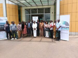 Pour le lancement de l’ouvrage ‘‘État des Forêts du Bassin du Congo 2025’’, la Comifac et Landscape Alliance ont organisé le 21 septembre 2026, un briefing presse à Yaoundé. Occasion pour les journalistes d’appréhender les grands enjeux forestiers de la région, et de mieux s’armer pour le concours de reportages lancé à cet effet.