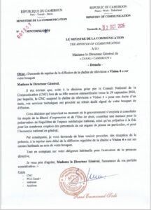 Le ministre de la Communication, René Emmanuel Sadi, a demandé à Canal Plus Cameroun de reprendre la diffusion de Vision4 sur son bouquet. La correspondance, datée du 2 octobre 2026, intervient après la décision du Conseil national de la communication prise le 29 septembre de suspendre la chaîne pour une durée d’un mois.