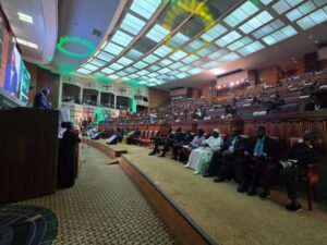 À l’occasion de la 89e session ordinaire de la Commission africaine des Droits de l’homme et des peuples réunie à Dakar, le Réseau des institutions nationales africaines des Droits de l’Homme (RINADH), sous la direction de son président, le Professeur James Mouangue Kobila, a présenté une analyse approfondie des enjeux institutionnels, sécuritaires et normatifs qui accompagnent le quarantième anniversaire de la Charte.