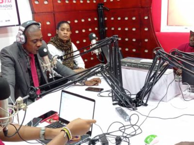 Le lancement officiel de cette nouvelle radio située en pleine Rue de la Joie Deido à Douala, a connu la présence du gouverneur de la région du Littoral