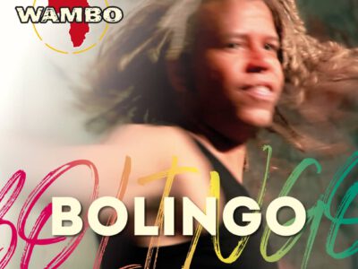 L’amour pour le Congo raisonne au fond du cœur de Wambo. Le chanteur et percussionniste camerounais célèbre la fraternité