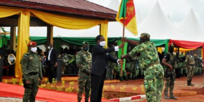 La cérémonie de remise de l’étendard s’est déroulée au Centre de formation Pré-déploiement aux opérations de maintien de la paix de Motcheboum dans l’Est Cameroun.