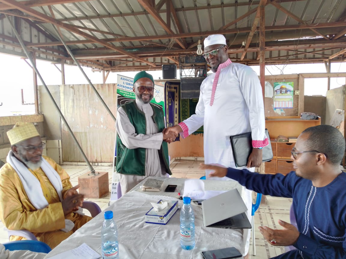Il succède à Check Fessal Mounir Nsangou, président de l’Association solidaire pour la vocation islamique. Le passage de témoin a eu lieu au siège de l’Association pour l’observation astronomique (AOA), à Douala au cours de l’Assemblée générale du Cccl.