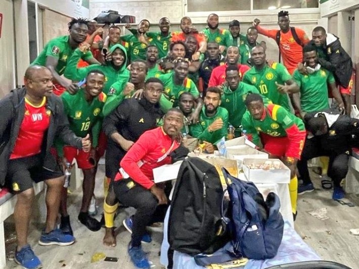 Après 120 minutes où le Cameroun a soufflé le chaud et le froid, la sélection nationale fanion guidée par un André Onana impérial, fait plier l’échine aux Fennecs d’Algérie et valide son ticket qualificatif pour le Mondial Qatari.