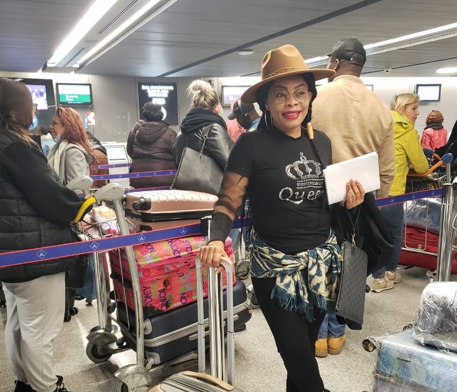 Après son séjour en Europe, la reine du Benskin Marole Tchamba a regagné le pays vendredi 9 décembre 2022 avec dans ses bagages un huitième album qui sortira le 19 décembre 2022
