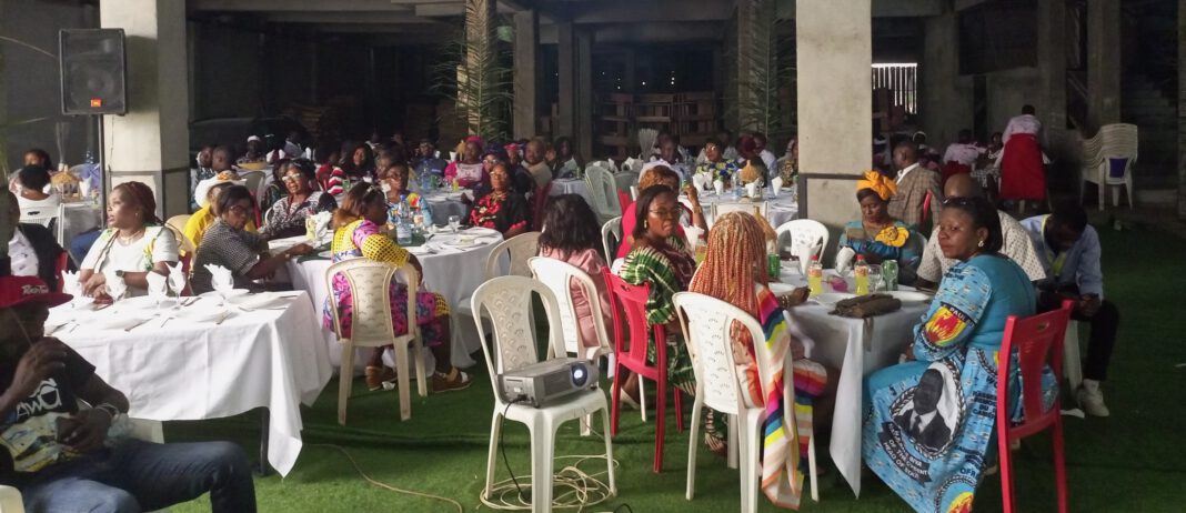 La présidente du Bureau de section Ofrdpc de l’arrondissement de Douala 5, Marcelline Zogo a organisé une série d’activités de sensibilisation et d’échanges avec les femmes.