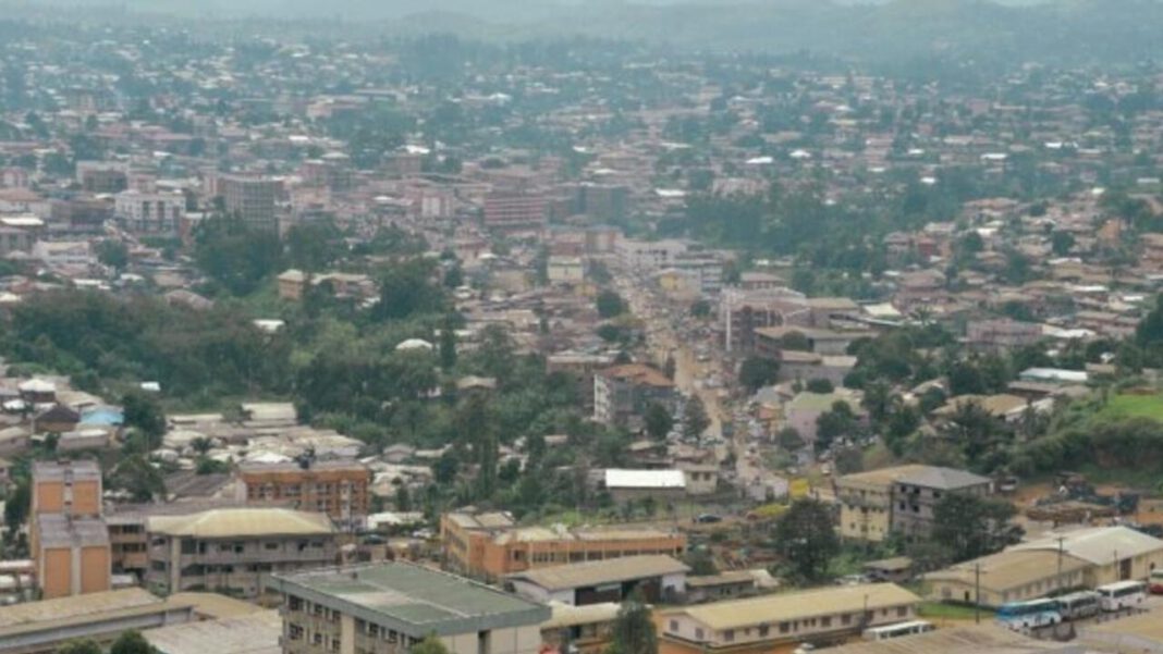 10 êtres humains arrachés sauvagement à la vie. Deux survivants grièvement blessés et transportés à l’hôpital régional de Bamenda. Voilà l’horrible bilan de l’attaque terroriste du dimanche