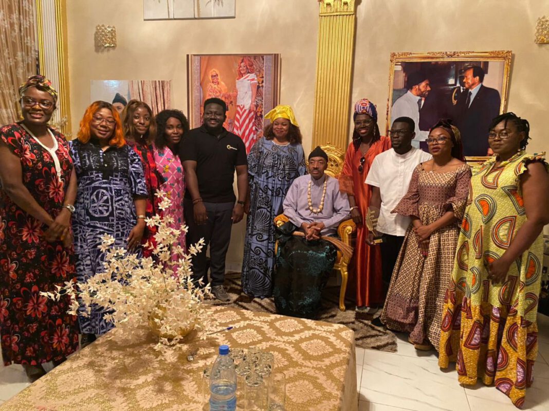 Sa Majesté Eboumbou Douala Manga Bell : « Nous soutiendrons le Réseau des Journalistes Culturels du Cameroun à 150% »