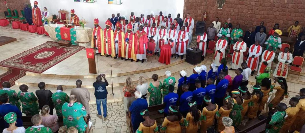 Du 08 au 15 octobre 2023, l’Eglise évangélique luthérienne du Cameroun (Eelc) a célébré son Centenaire en présence d’une forte délégation de 180 personnalités de la Norvège, du Canada et des Etats-Unis, des pasteurs, des missionnaires des églises sœurs