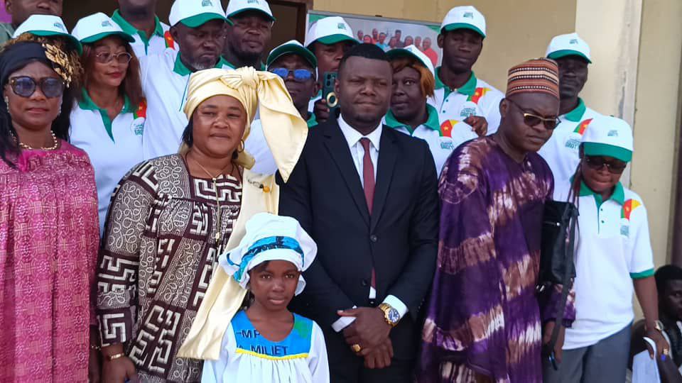 Il y a eu Douala, puis Yaoundé. Ce dimanche 15 octobre 2023, Simon Dupong, président national de association du peuple Bassa ‘‘Les Enfants de la Grotte’’, a installé le bureau de l’antenne de Kribi.