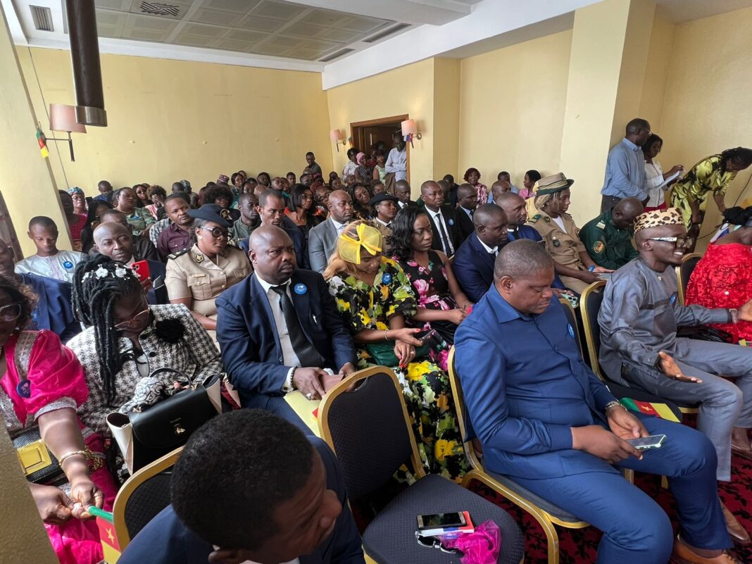 L’Hôtel Djeuga Palace à Yaoundé, a abrité la cérémonie officielle de remise des diplômes de fin de formation en langue russe aux agents des Douanes camerounaises et ceux du ministère des Forêts et de la Faune.