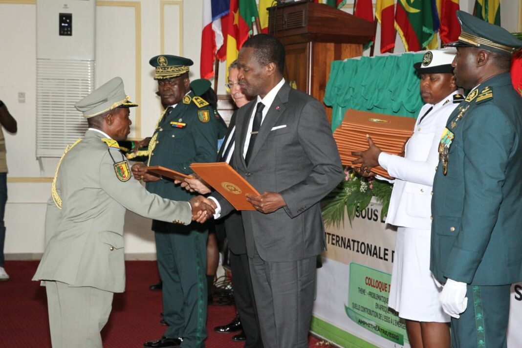 Le major de la  promotion est le Commandant Nyemeck Oscar de l’Armée de l’Air camerounaise. L’événement s’est tenu au quartier Simbock, siège de l’institution, en présence d’un parterre d’autorités civiles, militaires et diplomatiques
