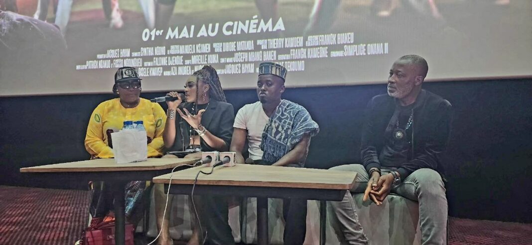 ‘‘𝗟𝗲 𝗙𝗹𝗼𝘄’’ : 𝘂𝗻 𝗺𝗮𝗻𝗶𝗳𝗲𝘀𝘁𝗲 𝘀𝗼𝗰𝗶𝗮𝗹 𝘀𝘂𝗿 𝗹𝗮 𝗷𝗲𝘂𝗻𝗲𝘀𝘀𝗲 𝗲𝘁 𝗹'𝗮𝗿𝘁 à 𝗹'𝗮𝗳𝗳𝗶𝗰𝗵𝗲 𝗹𝗲 𝟭𝗲𝗿 𝗺𝗮𝗶