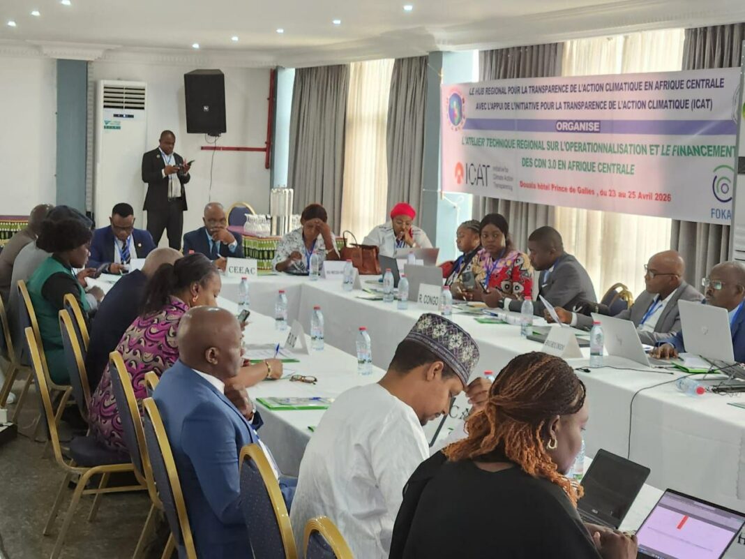 Ouvert le 23 avril 2026, l’atelier technique régional sur l’opérationnalisation et le financement des CDN 3.0 des États membres de la CEEAC réunit une quarantaine de participants venus d’Afrique centrale. L’initiative est portée par le Hub régional pour la transparence de l’action climatique en Afrique centrale
