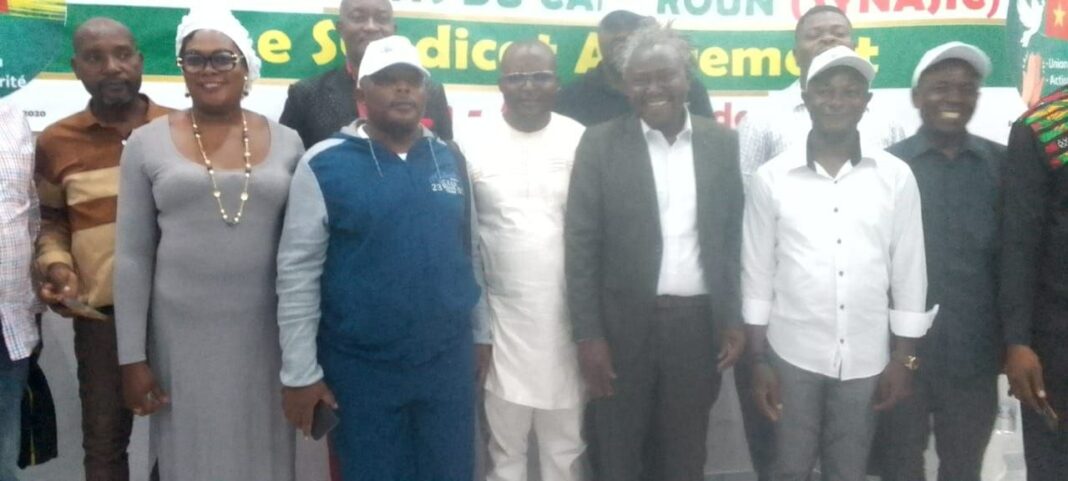 À l’occasion de la 33ᵉ édition de la Journée internationale de la liberté de la presse, célébrée le 3 mai, les professionnels des médias réunis au sein du Syndicat national des journalistes indépendants du Cameroun (Synajic) ont organisé, samedi 2 mai à Douala, un séminaire-atelier placé sous le thème : « Façonner un avenir en paix ».