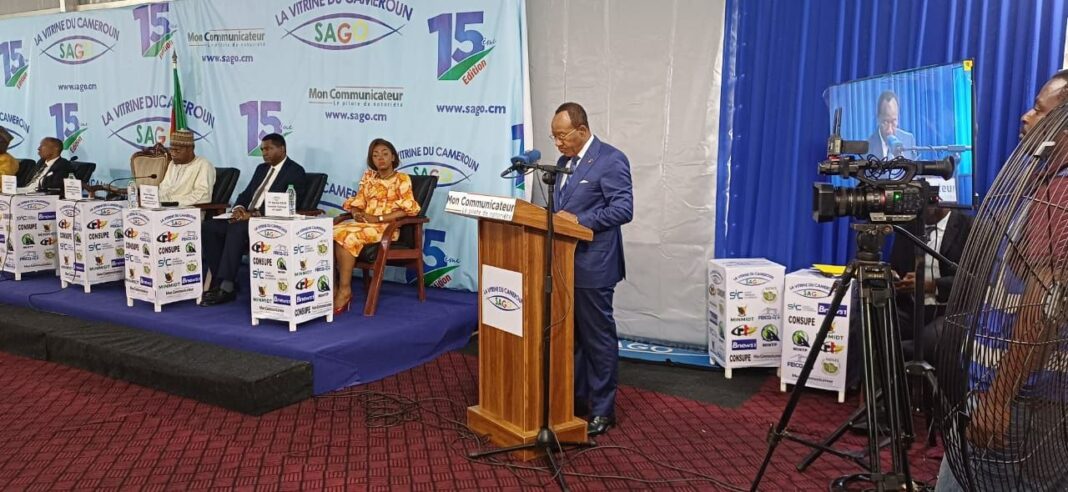 Reconstruction, réhabilitation ou construction des routes, le réseau routier national évolue en dent de scie du fait de facteurs humains, financiers et sécuritaires. Devant le public du Salon de l’Action Gouvernementale (Sago) en cours à l’Hôtel de Ville de Yaoundé, le ministre des Travaux Publics, Emmanuel Nganou Djoumessi, n’a pas fait dans la langue de bois ce jeudi 11 juin 2026.