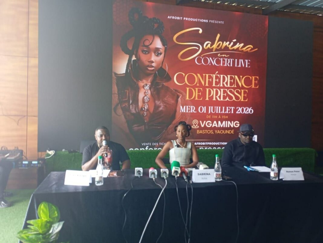 Jusqu’ici l’Esplanade a reçu des rassemblements, des matchs, des cérémonies. Le 4 juillet, elle passe en mode concert. Afrobit Productions mise sur une scène équipée en son, lumière et écrans LED pour une immersion totale. Sabrina enchaînera ses plus gros titres