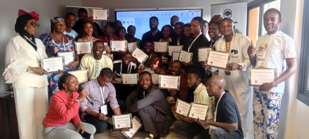 30 jeunes issus des dix régions du Cameroun ont reçu gratuitement à Douala, des connaissances pratiques dans plusieurs filières agricoles dans le cadre de la formation portée par la plateforme ANDJEUN. La prochaine étape porte sur la mise en œuvre de microprojets bancables, au sein des clusters constitués à l’issue de la formation.