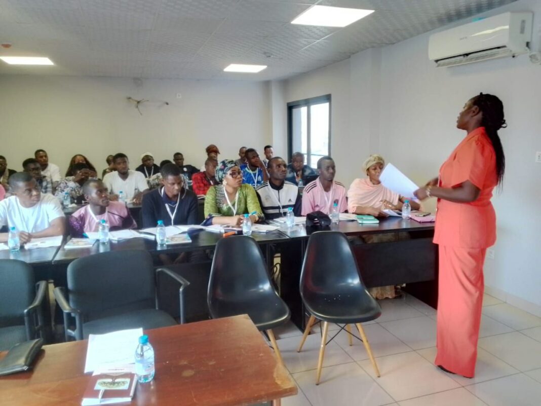 Après avoir lancé la bibliothèque numérique ANDJEUN, l'entreprise ITGStore passe à l'action. Depuis ce lundi 3 août 2026 au siège de l’entreprise à Douala, une trentaine de jeunes issus de plusieurs régions du Cameroun participent à une formation gratuite en apiculture, pisciculture, héliciculture et champignonnière. Une initiative qui entend transformer les compétences en entreprises viables et faire de l'agriculture un véritable levier de création d'emplois.