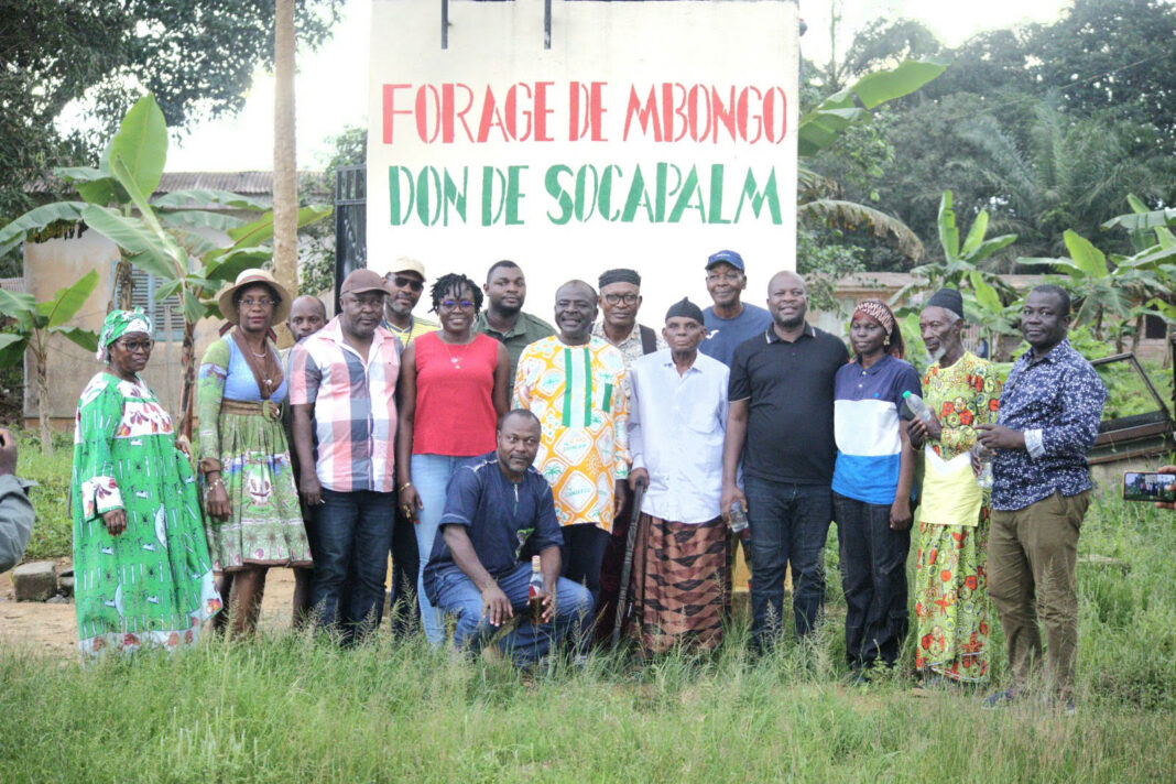 À Mbongo dans la Sanaga Maritime, un forage photovoltaïque inauguré le 18 septembre renforce l’accès à l’eau potable des populations. Issu du dialogue bipartite entre la Socapalm et la communauté, l’ouvrage apporte une réponse concrète à un besoin collectif ancien., et renforce la dynamique RSE voulue par le top management de l'agro-industrie