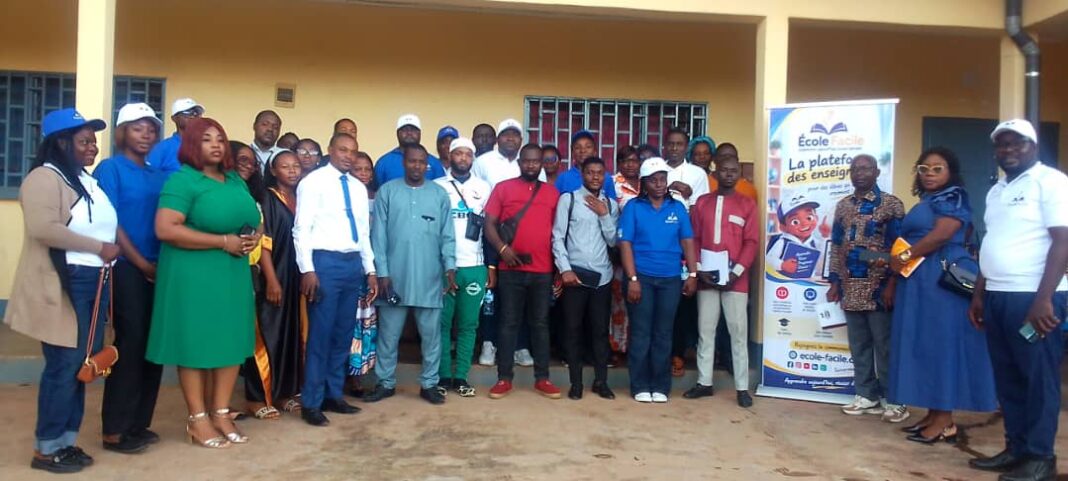 Présentée par son concepteur à Bertoua, cette plateforme numérique accompagne les élèves en difficulté et les enseignants dans la transmission des savoirs.   C’est devant un parterre d’enseignants réunis pour la circonstance que Mathurin Abessolo Evina a présenté, le samedi 03 octobre 2026, son application ecole-facile.cm. Cette plateforme numérique de suivi scolaire se démarque des solutions existantes